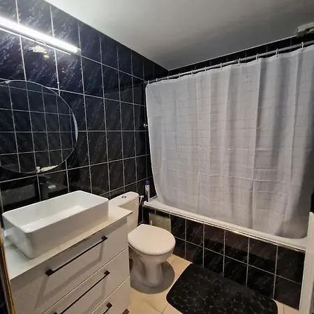 Guest house 3 Cosy Bedrooms House With 4 Beds Near Paris